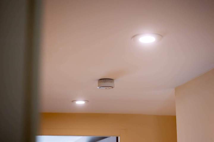 Éclairage moderne salle d'eau Toulouse